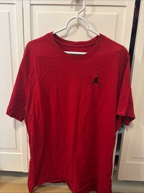 Nike Men’s Red Short-Sleeve Jordan Logo Tee